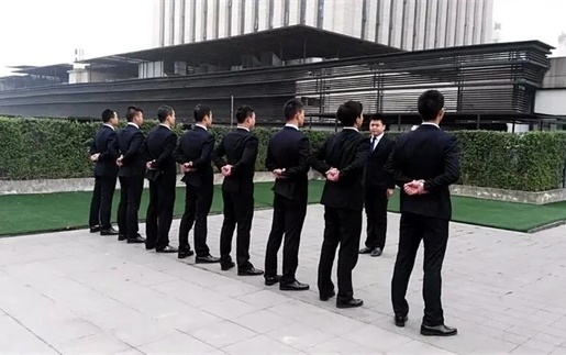 瑞金揭秘：如何选择靠谱的收债公司？老司机给你支招